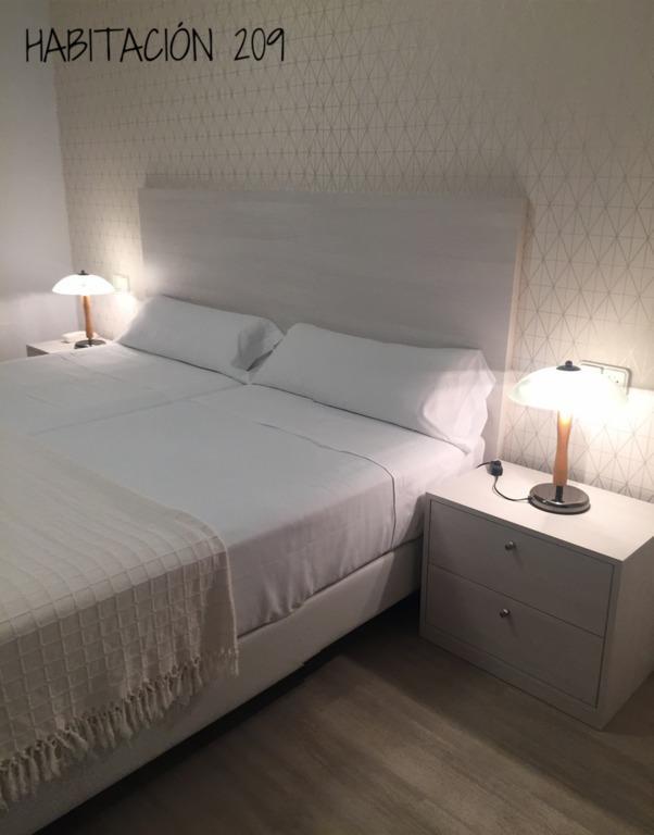 Hostal Vista Alegre Castro Urdiales Exterior photo