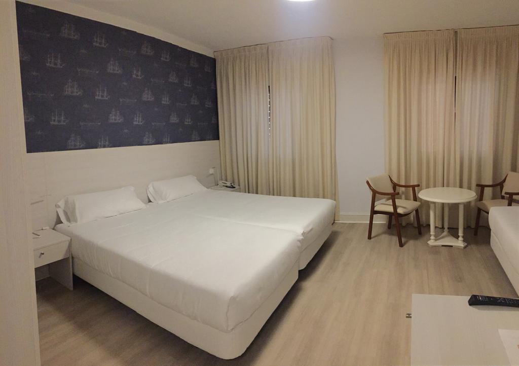 Hostal Vista Alegre Castro Urdiales Exterior photo
