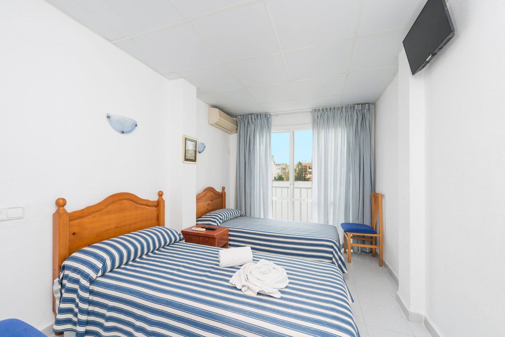 Hostal Vista Alegre Castro Urdiales Exterior photo